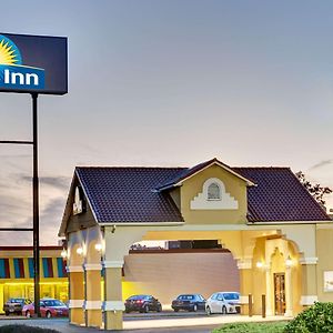 Days Inn By Wyndham Louisville Airport Fair And Expo Center